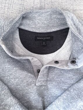 Banana Republic Men’s Long Sleeve Shirt Size M Mock Neck Gray Snap sweatshirt